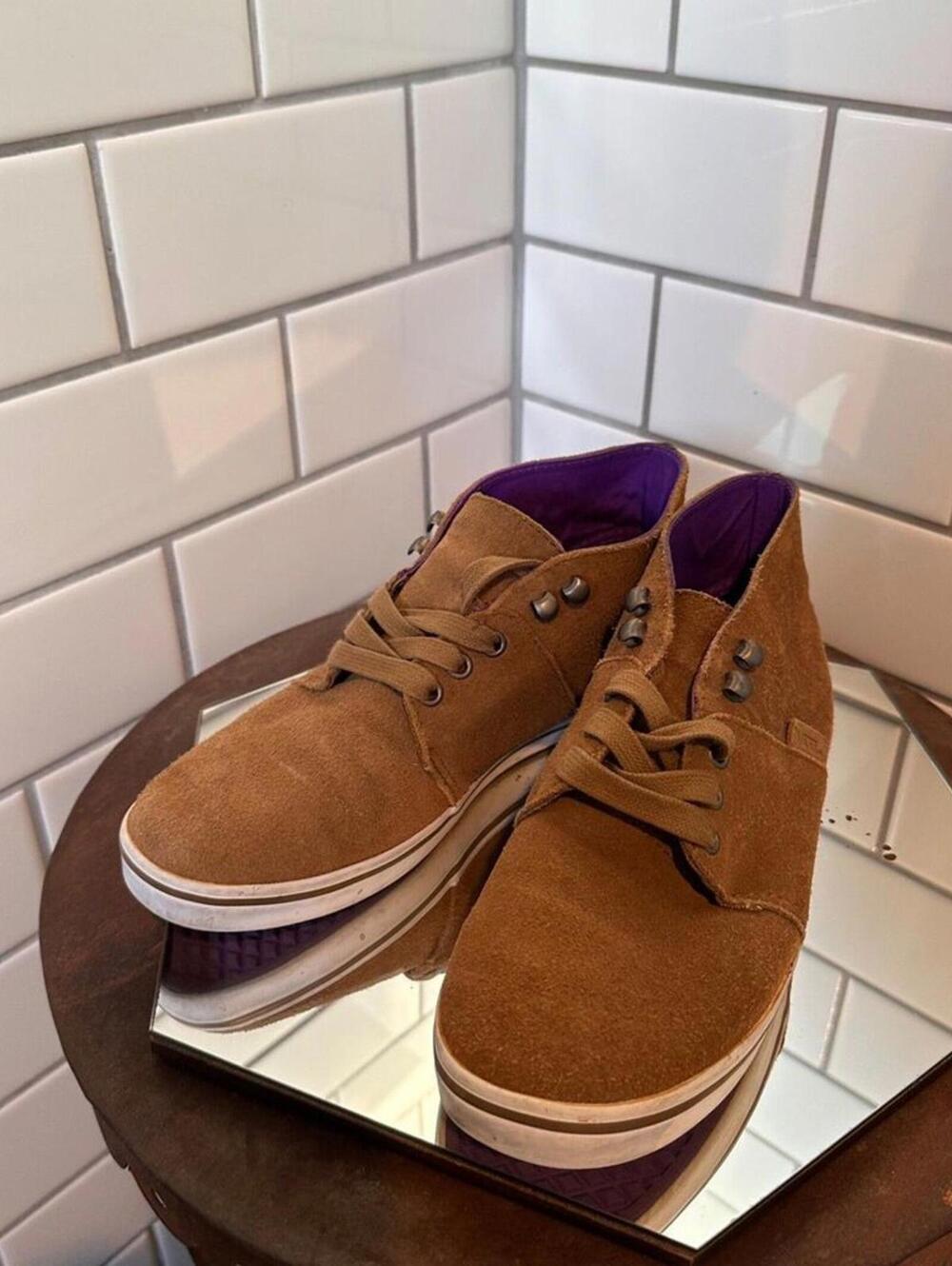 Vans leather chukka sneakers women’s Size 6‎